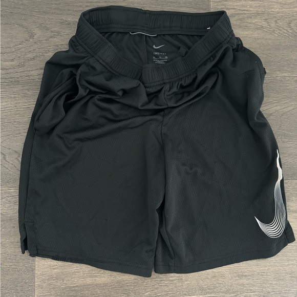 BUNDLE. 6 Boys youth shorts, 5 Adidas sz YL, 1 Nike sz YXL. Like New. - Picture 2 of 7